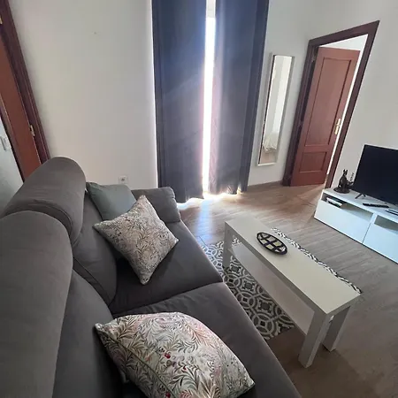 Triana Apartment *
